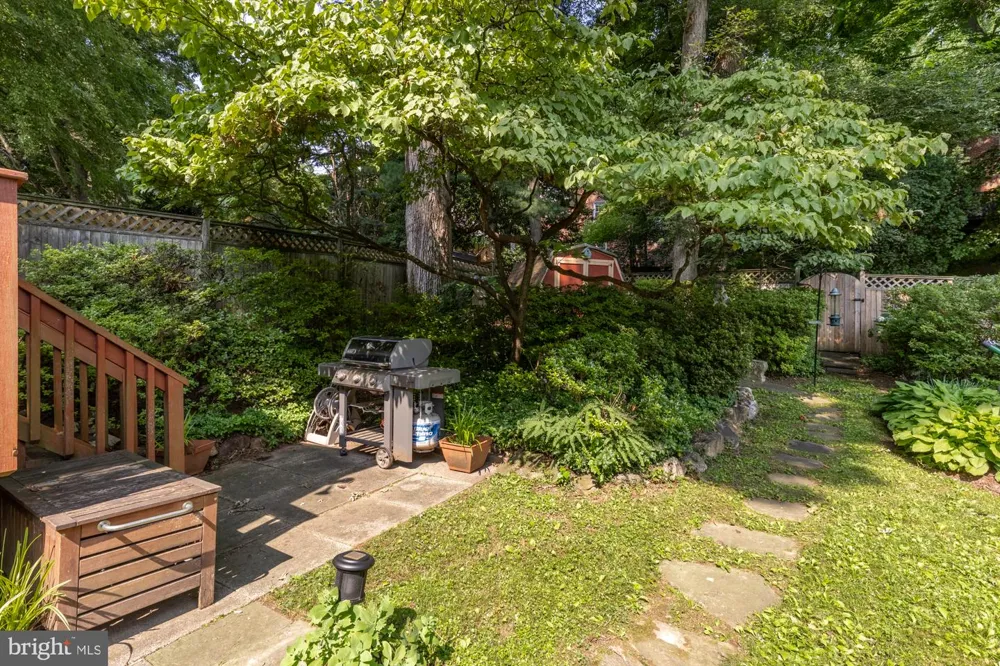 8406 HARTFORD AVENUE Silver Spring, MD 20910