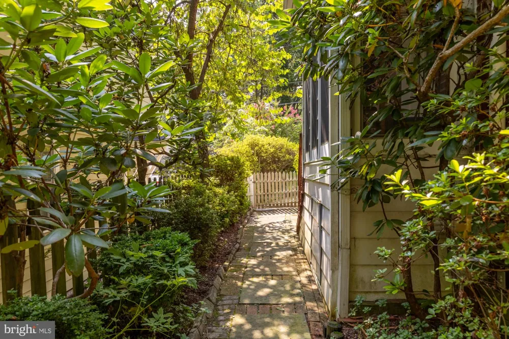 8406 HARTFORD AVENUE Silver Spring, MD 20910