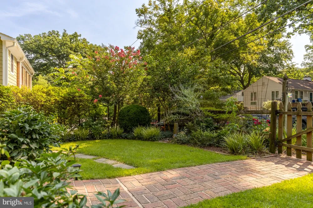 8406 HARTFORD AVENUE Silver Spring, MD 20910