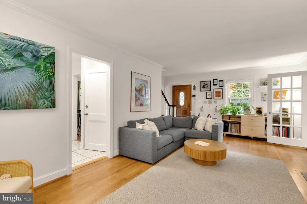 8406 HARTFORD AVENUE Silver Spring, MD 20910