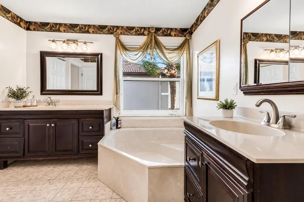 1941 SW 148th way Miramar, FL 33027