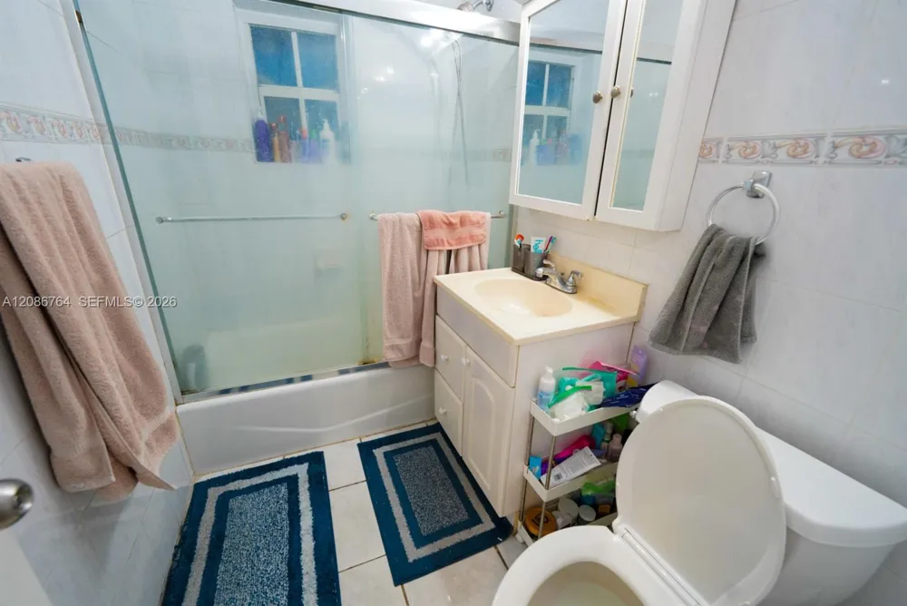 358 E 45th St Hialeah, FL 33013