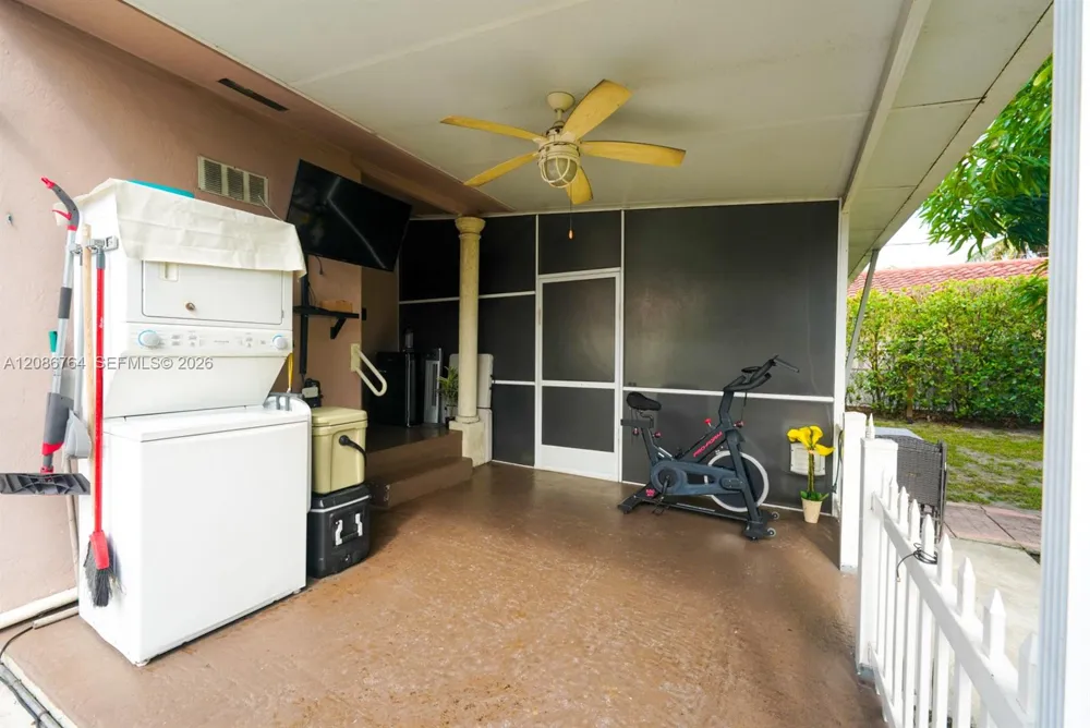 358 E 45th St Hialeah, FL 33013