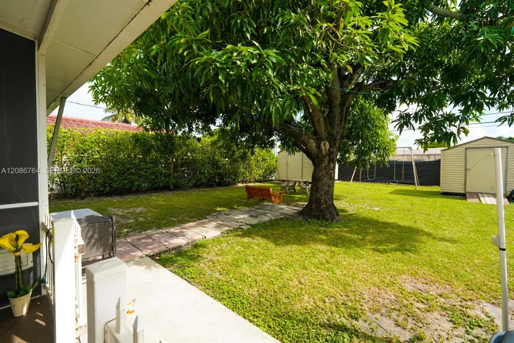 358 E 45th St Hialeah, FL 33013