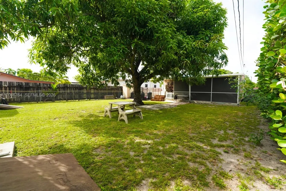 358 E 45th St Hialeah, FL 33013
