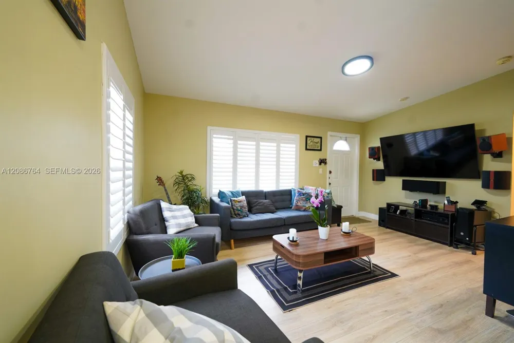 358 E 45th St Hialeah, FL 33013