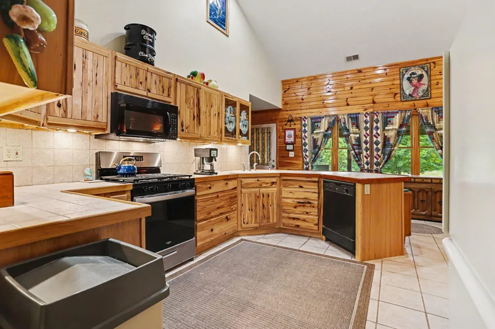 21641 Pine Lake Road Battle Creek, MI 49014