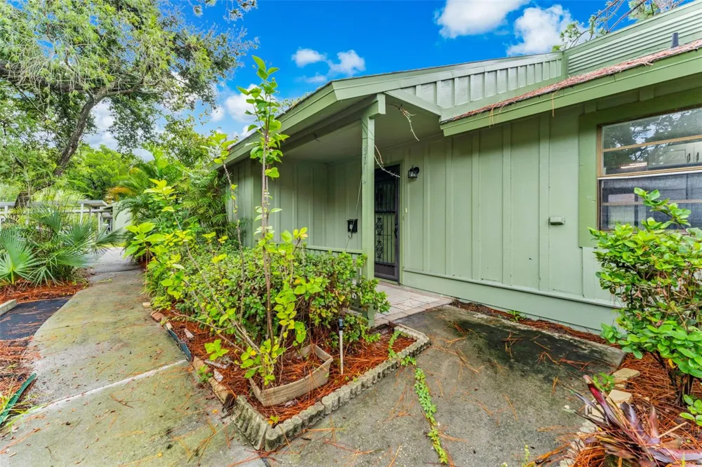 5014 BARRINGTON CIRCLE #2102 Sarasota, FL 34234