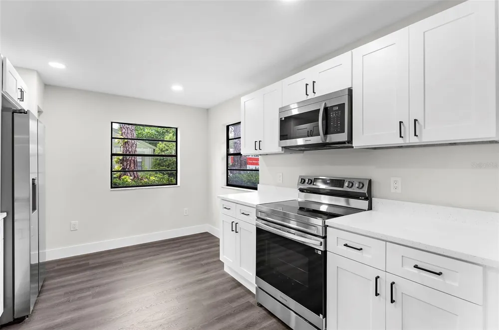 5014 BARRINGTON CIRCLE #2102 Sarasota, FL 34234