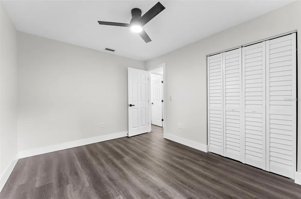 5014 BARRINGTON CIRCLE #2102 Sarasota, FL 34234