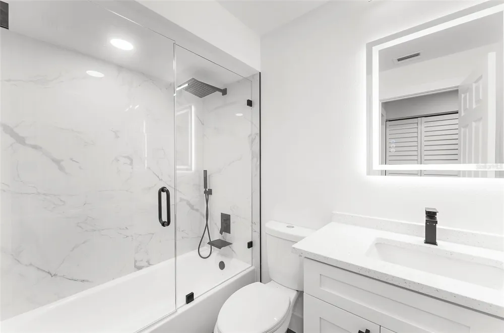 5014 BARRINGTON CIRCLE #2102 Sarasota, FL 34234