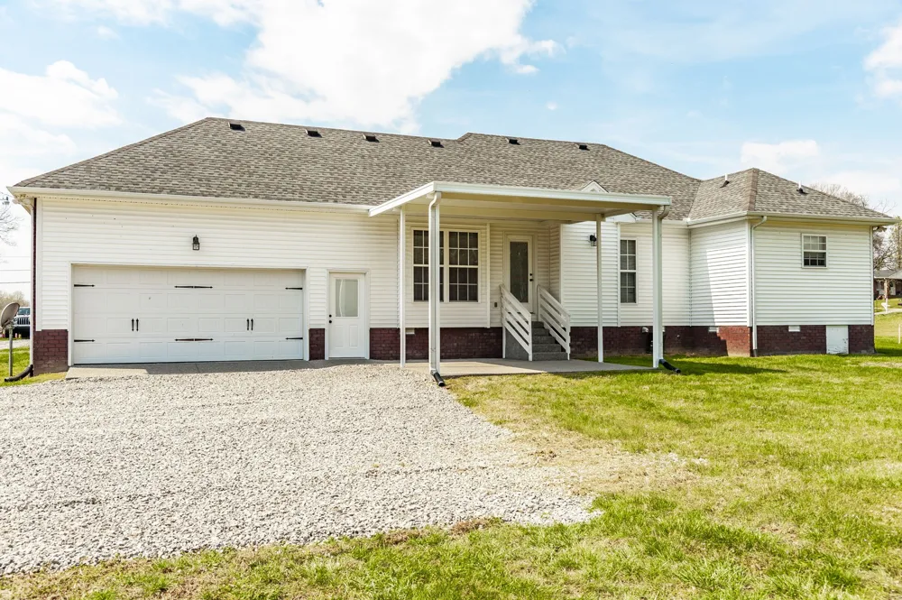 7535 Swift Rd Greenbrier, TN 37073