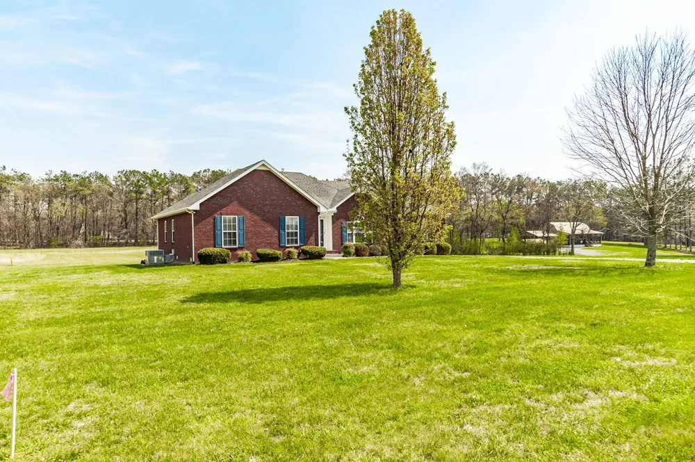 7535 Swift Rd Greenbrier, TN 37073