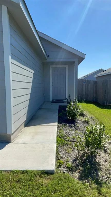 212 Marty Allen Loop Jarrell, TX 76537