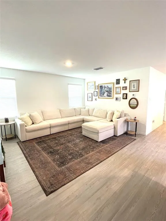 212 Marty Allen Loop Jarrell, TX 76537