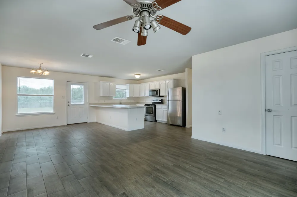 640 Fallen Oak Drive Bertram, TX 78605