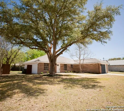 927 LIPAN DR