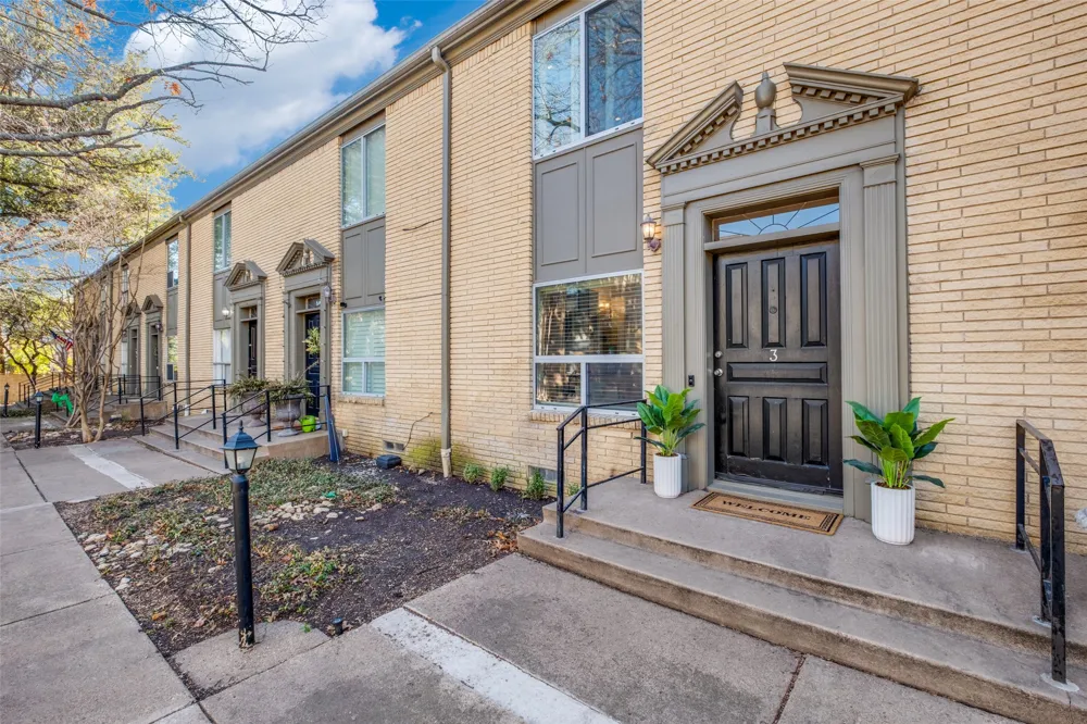 7404 W Northwest Highway #3 Dallas, TX 75225