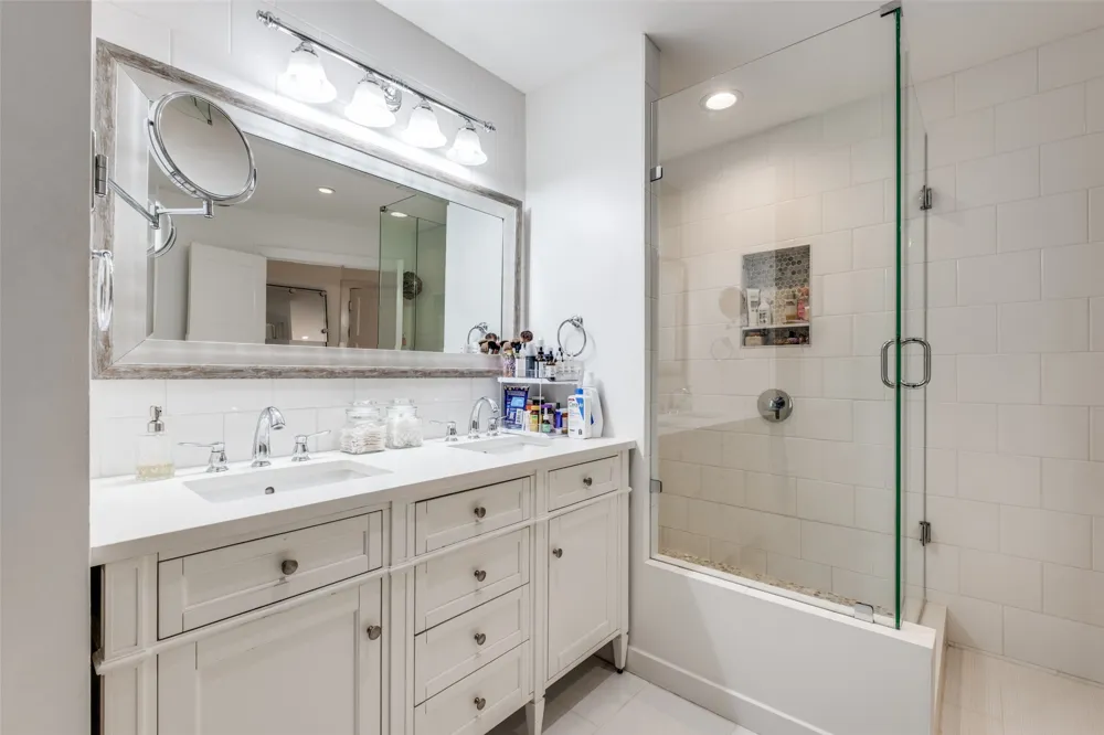 7404 W Northwest Highway #3 Dallas, TX 75225