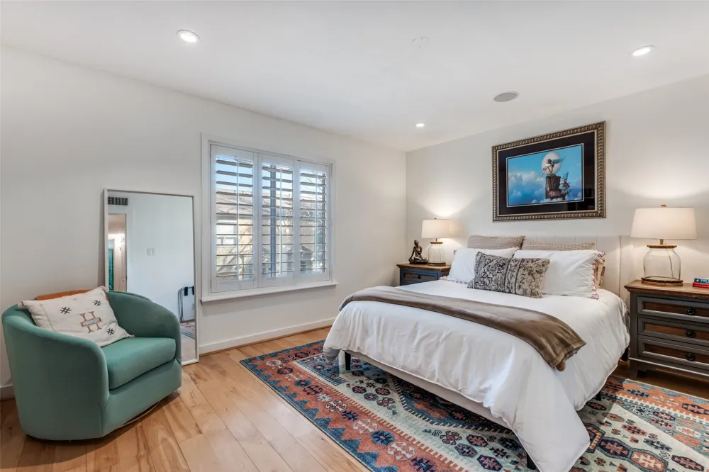 7404 W Northwest Highway #3 Dallas, TX 75225