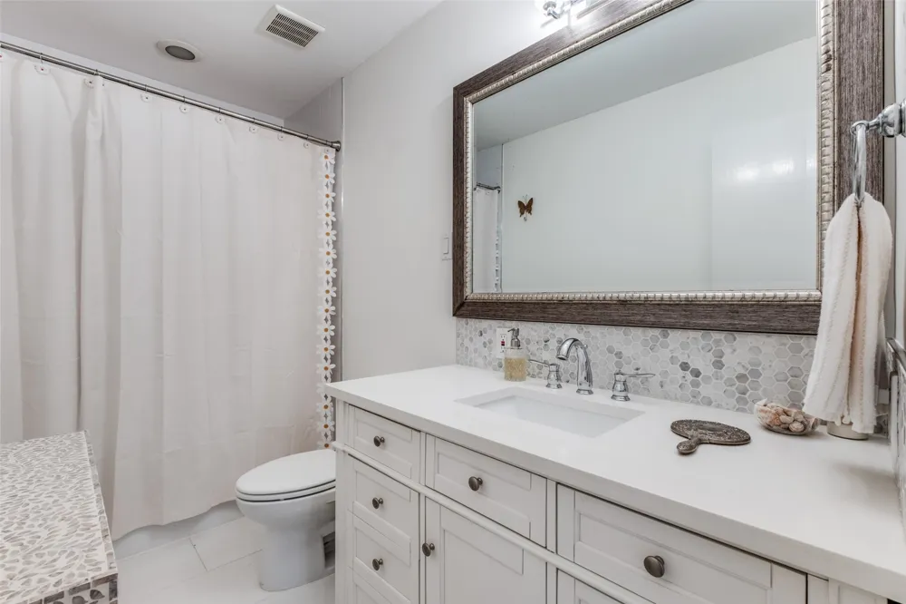 7404 W Northwest Highway #3 Dallas, TX 75225