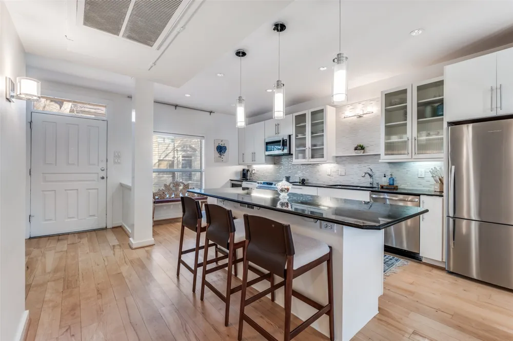 7404 W Northwest Highway #3 Dallas, TX 75225