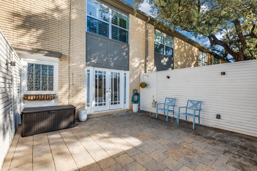 7404 W Northwest Highway #3 Dallas, TX 75225