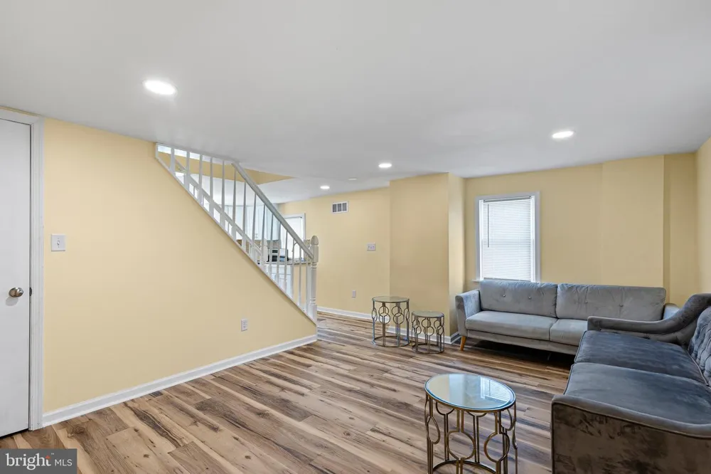 30 E MAIN STREET Christiana, DE 19702