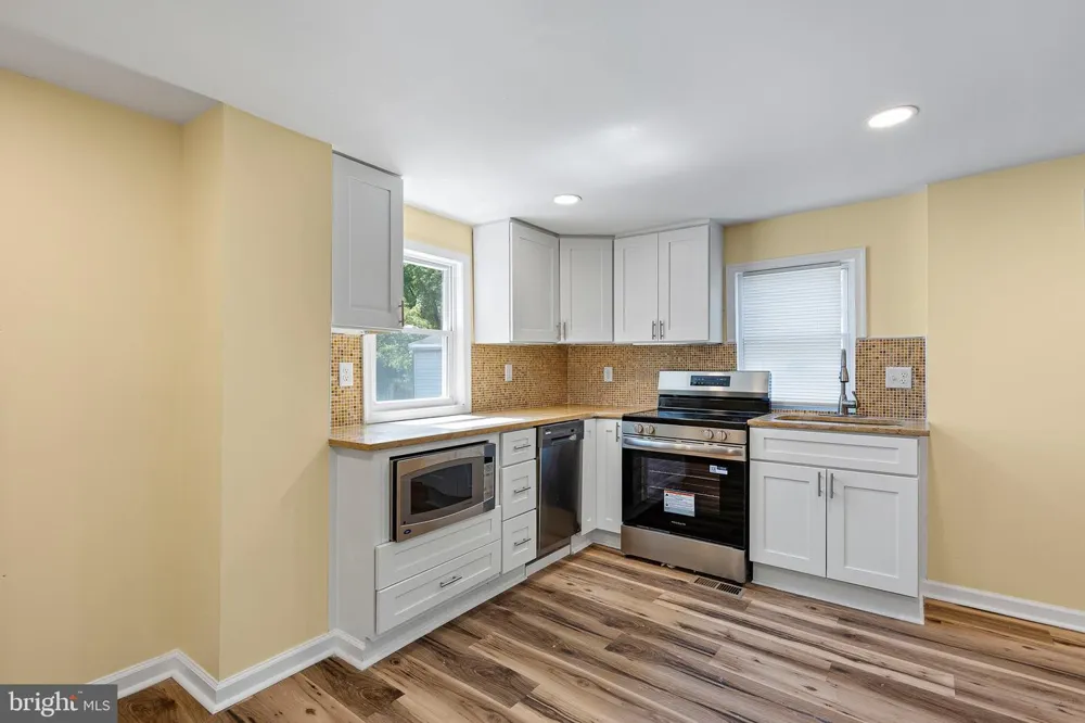30 E MAIN STREET Christiana, DE 19702