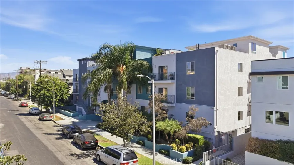 5232 Satsuma North Hollywood, CA 91601