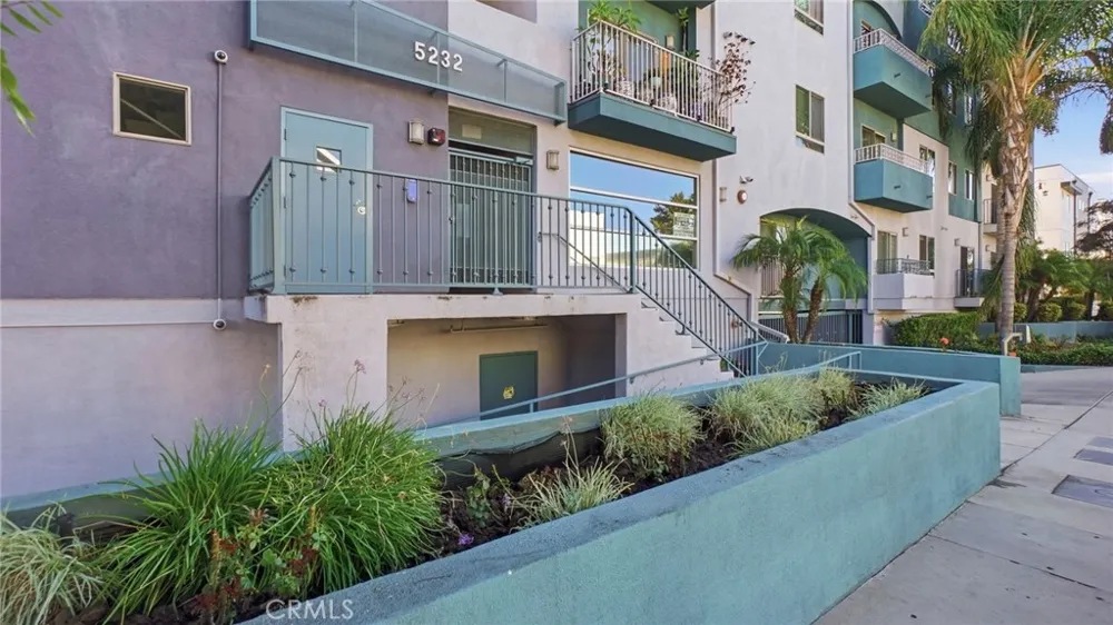 5232 Satsuma North Hollywood, CA 91601