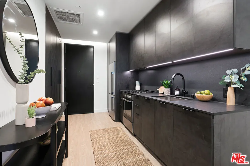 3667 Keystone Avenue #232 Los Angeles, CA 90034
