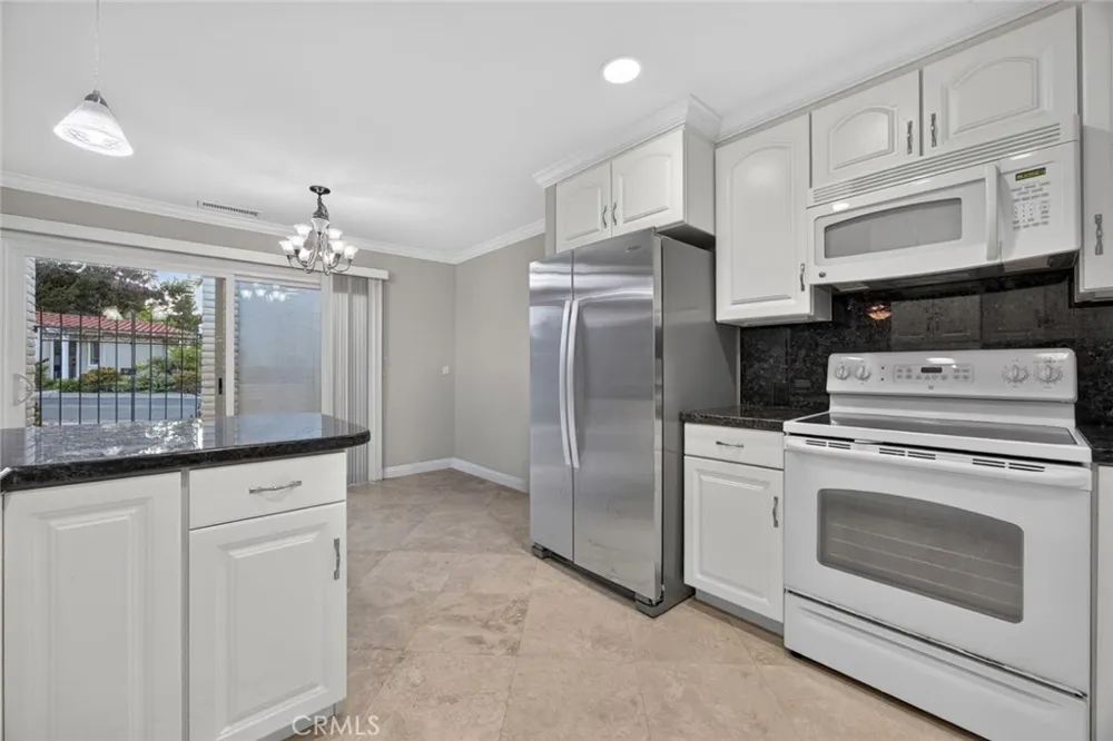 2262 Via Puerta #D Laguna Woods, CA 92637