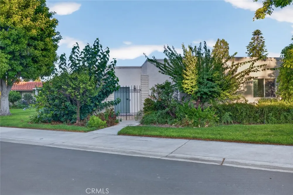2262 Via Puerta #D Laguna Woods, CA 92637