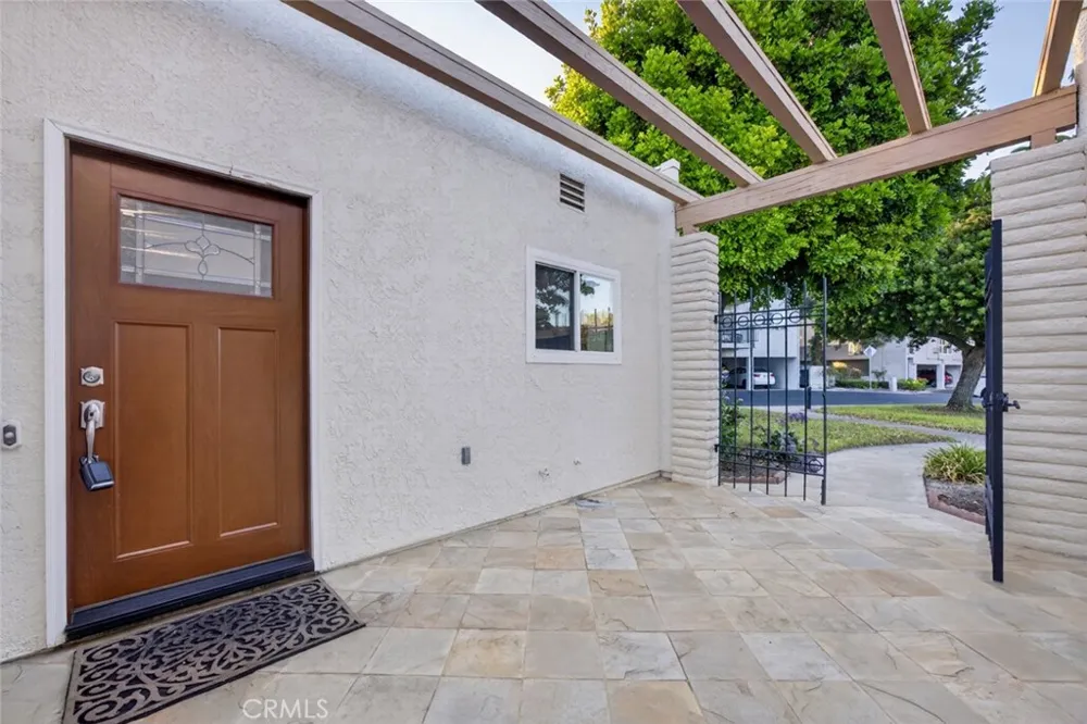 2262 Via Puerta #D Laguna Woods, CA 92637