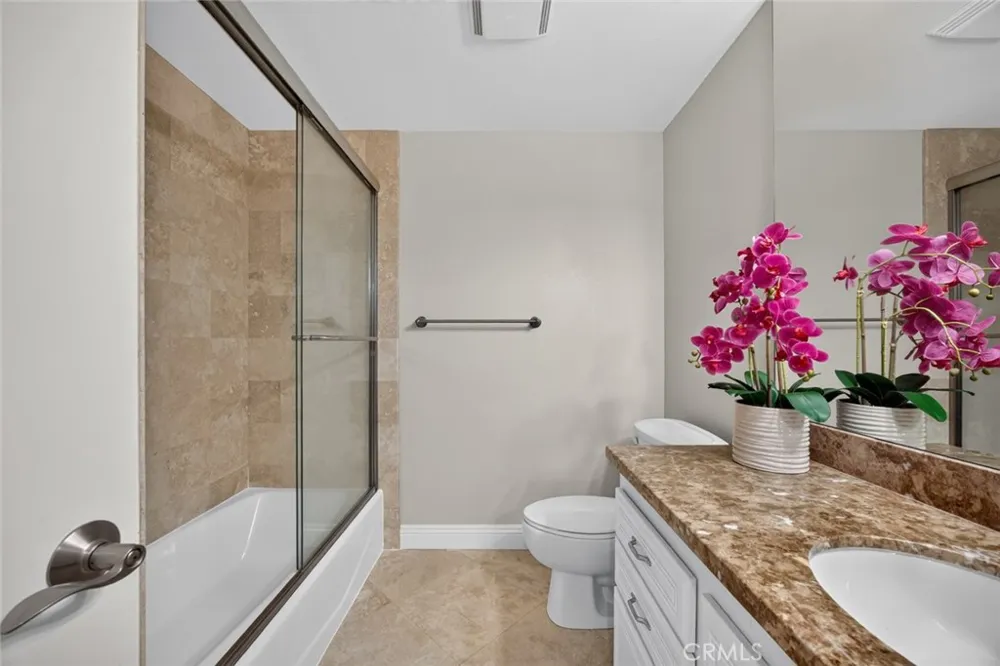 2262 Via Puerta #D Laguna Woods, CA 92637