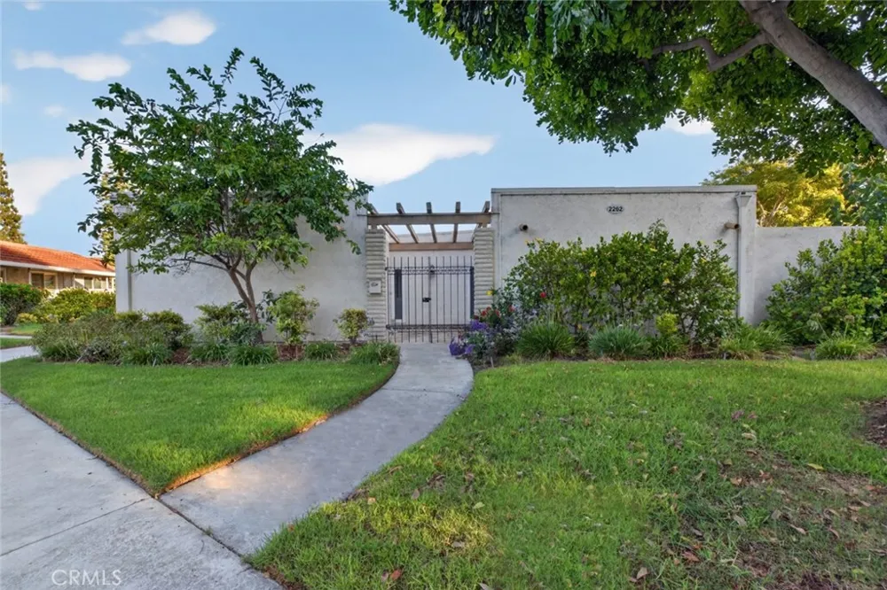 2262 Via Puerta #D Laguna Woods, CA 92637