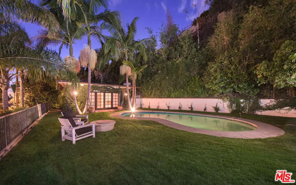 9101 St Ives Drive Los Angeles, CA 90069