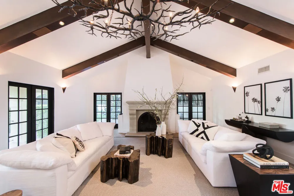 9101 St Ives Drive Los Angeles, CA 90069