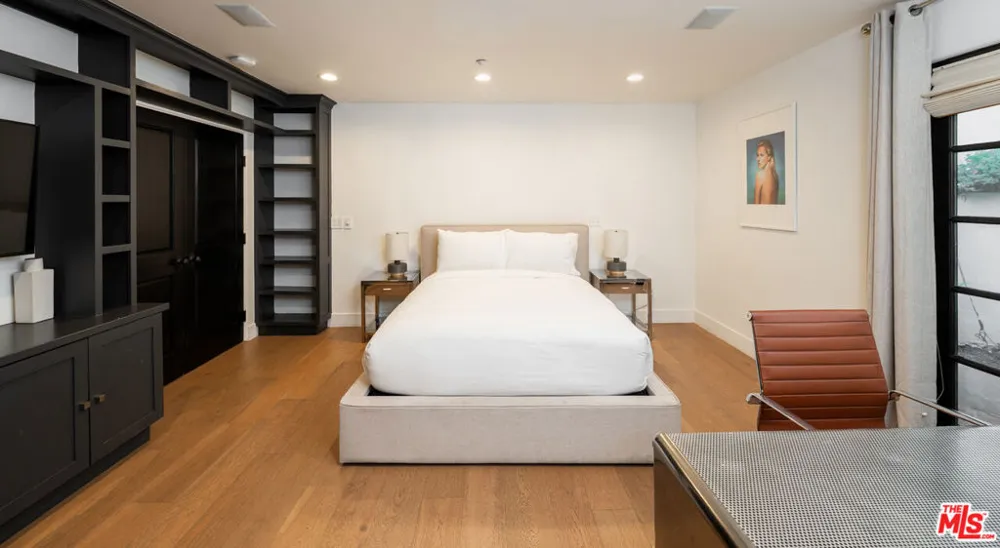 9101 St Ives Drive Los Angeles, CA 90069