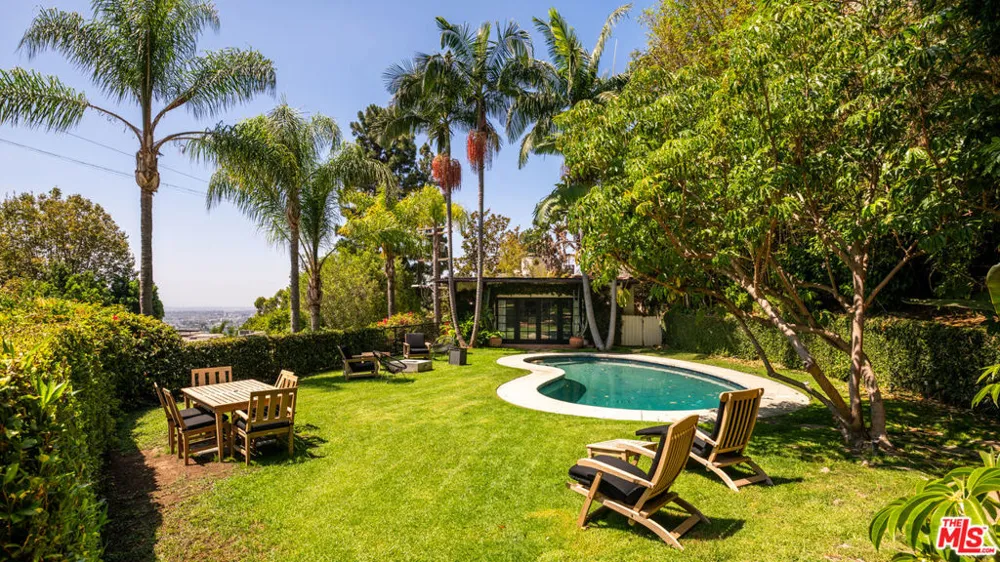 9101 St Ives Drive Los Angeles, CA 90069