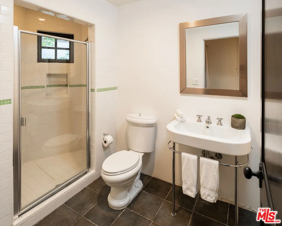 9101 St Ives Drive Los Angeles, CA 90069