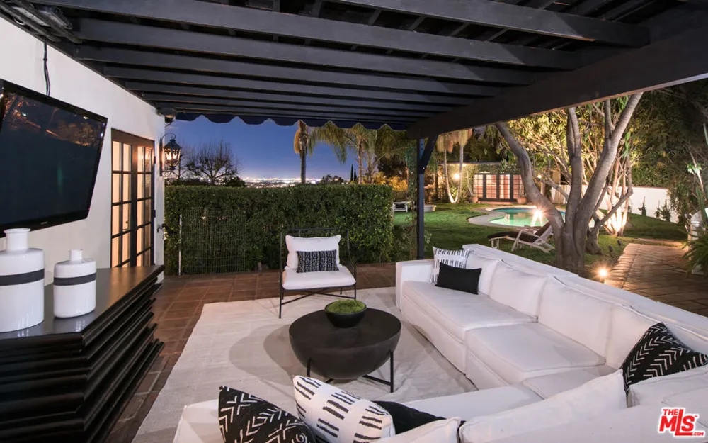 9101 St Ives Drive Los Angeles, CA 90069