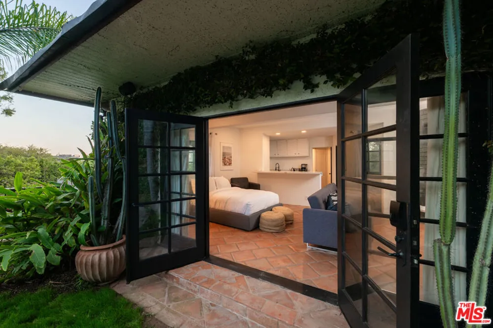 9101 St Ives Drive Los Angeles, CA 90069
