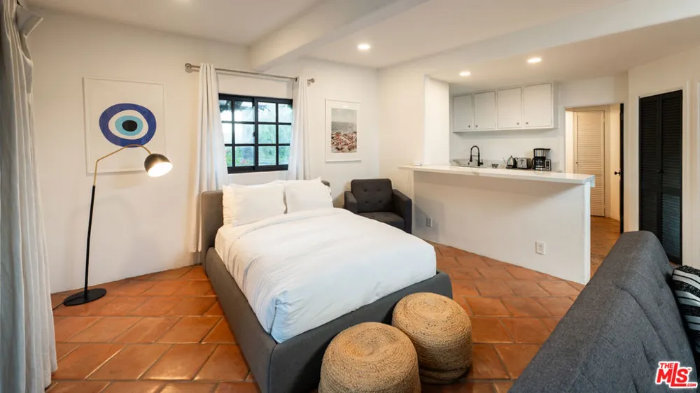 9101 St Ives Drive Los Angeles, CA 90069
