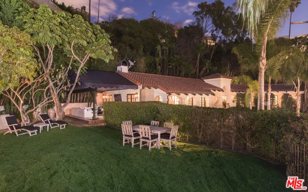 9101 St Ives Drive Los Angeles, CA 90069