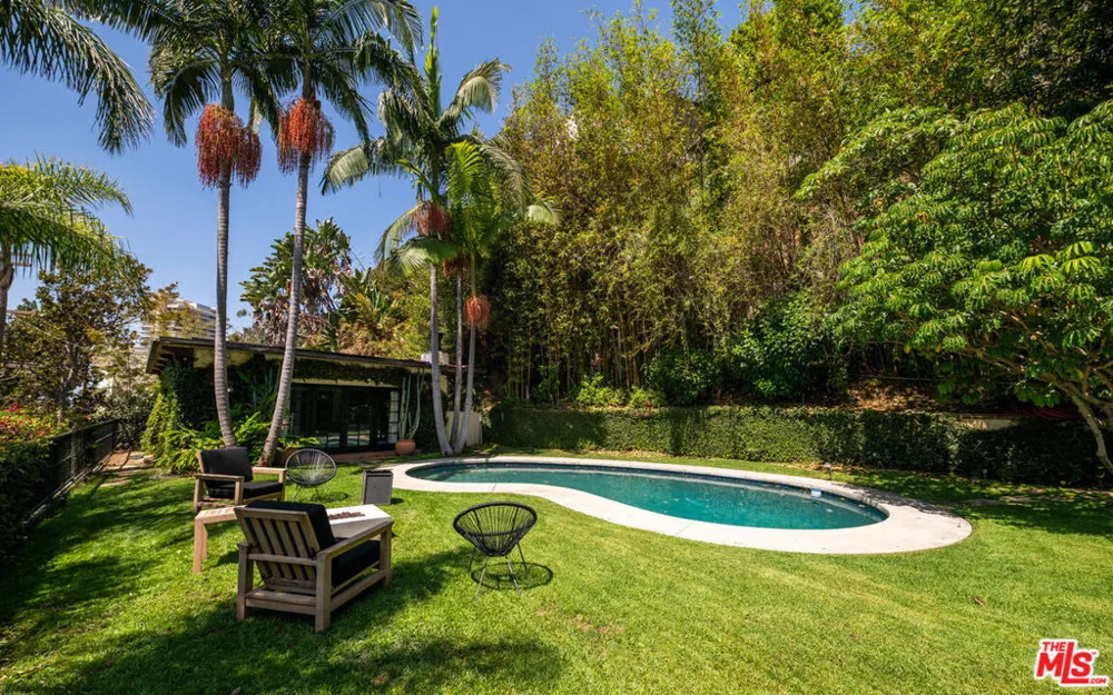 9101 St Ives Drive Los Angeles, CA 90069