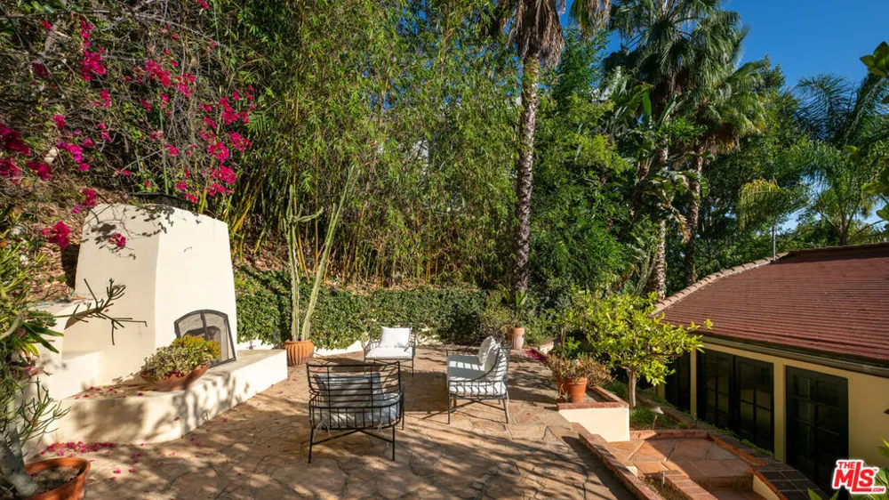 9101 St Ives Drive Los Angeles, CA 90069