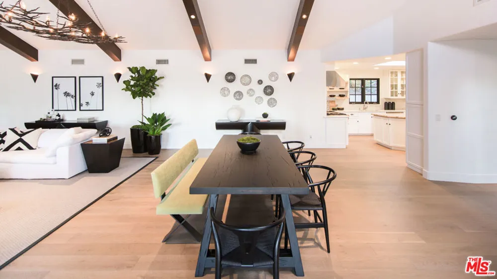 9101 St Ives Drive Los Angeles, CA 90069