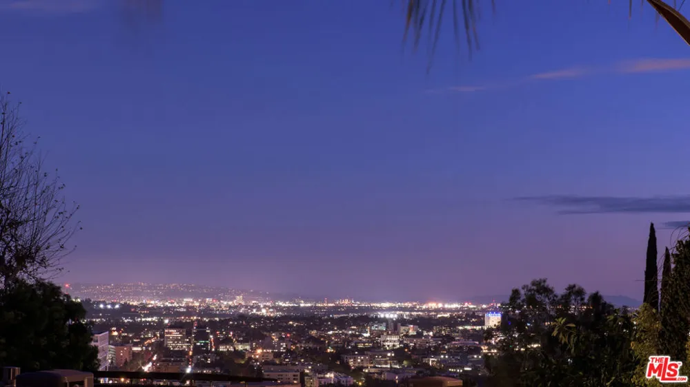 9101 St Ives Drive Los Angeles, CA 90069